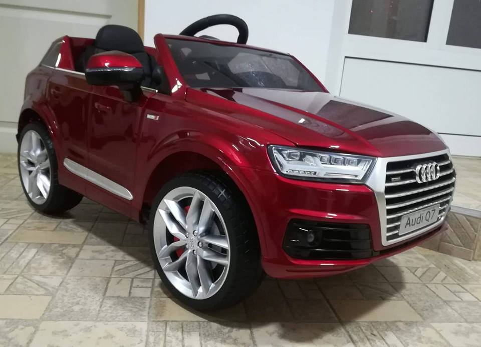 DECIJI AUTOMOBIL AUDI Q7 CRVENI