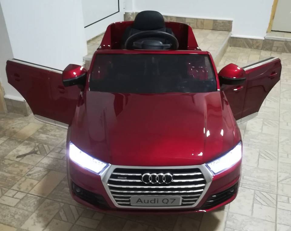 DECIJI AUTOMOBIL AUDI Q7 CRVENI