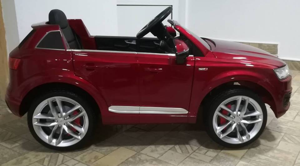 DECIJI AUTOMOBIL AUDI Q7 CRVENI
