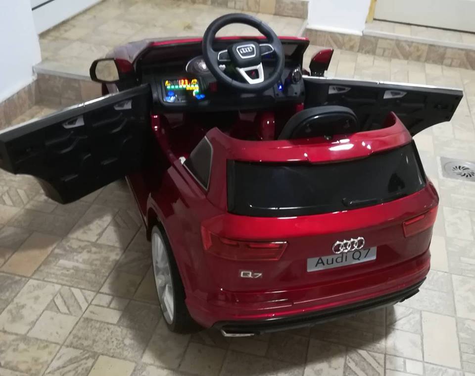 DECIJI AUTOMOBIL AUDI Q7 CRVENI