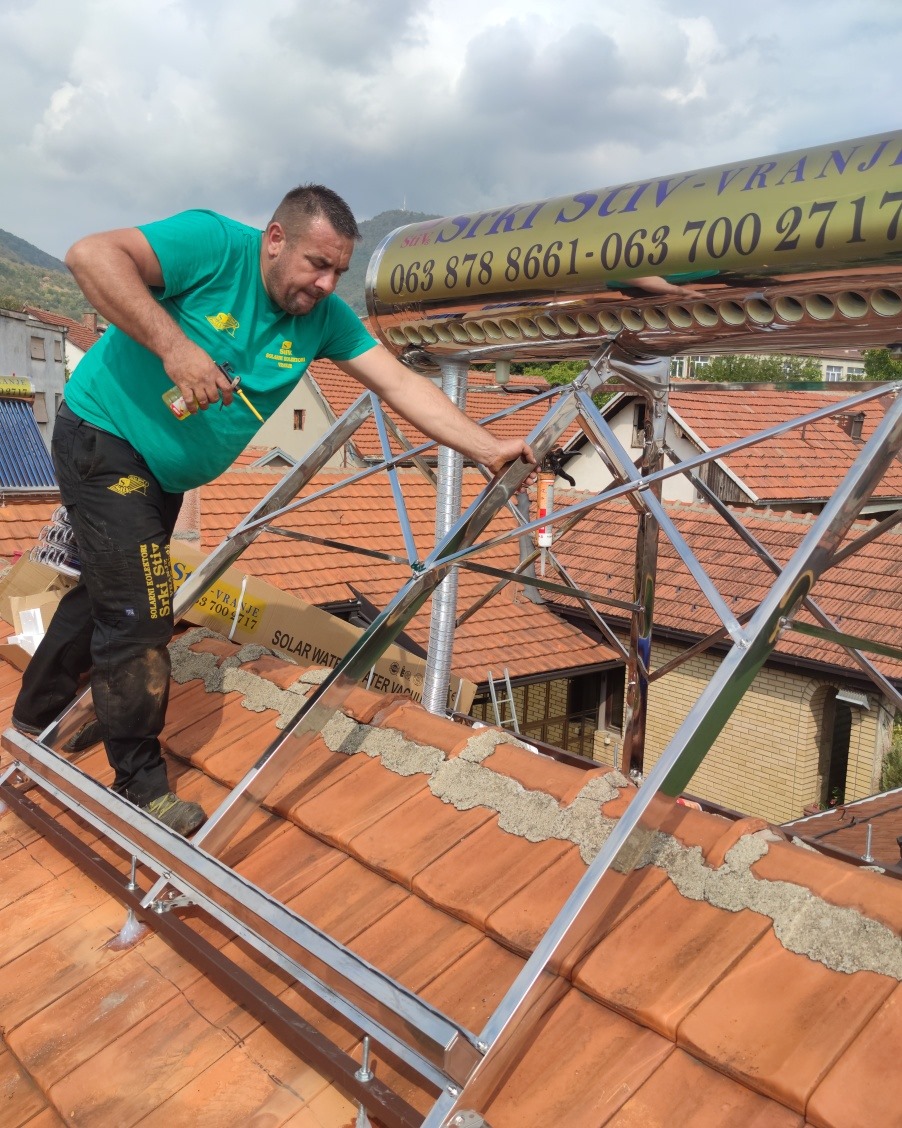 SOLARNI VAKUMSKI KOLEKTOR 240 LITARA